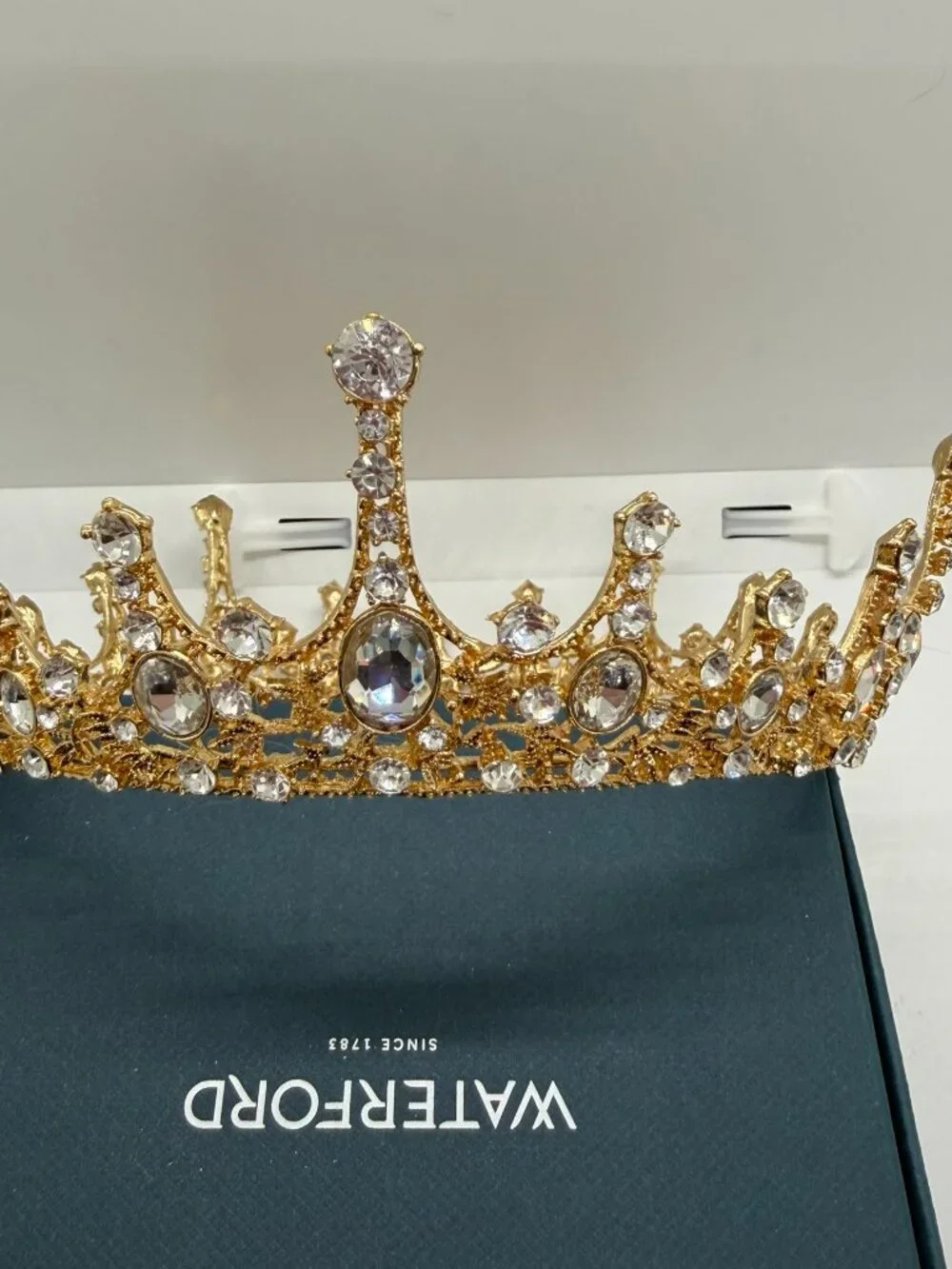 Crown - Picture 5 of 7